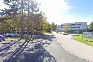 Umkehrschleife Universität: Bus-Umleitungen wegen Asphaltierungsarbeiten. Foto: Google Street View