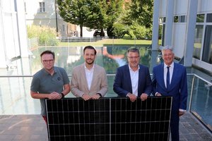 Photovoltaik-Anlage am Dach des Kärntner Landesarchivs in Klagenfurt eröffnet. Foto: LPD Kärnten/Krainz