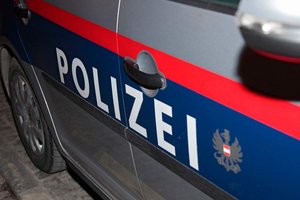 Verkehrszeichen in Emmersdorf von Vandalen ausgerissen und umgeworfen