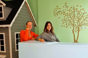 Carina Edlinger und Natascha Lorenz starten mit einem neuen Eltern-Kind-Café am 4. November in Viktring. Foto: KK