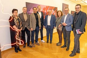 Stadtrat Franz Petritz eröffnete die Ausstellung von Chris Princic und Christoph Reiterer. Foto: StadtKommunikation/Kulmer