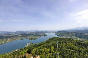 Facettenreiches Kärnten: Glitzernde Seen vor einem prachtvollen Bergpanorama