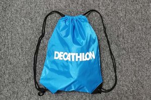 Einkaufen mit dem Codeword „DecathlonSchulstart“ und ein befülltes Turnsackerl geschenkt bekommen. Foto: Decathlon