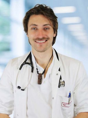 Dr. Sebastian Rapf, Assistenzarzt für Innere Medizin und Rheumatologie im Elisabethinen-Krankenhaus in Klagenfurt. Foto: EKH