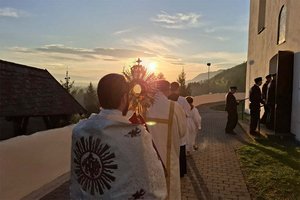 Auferstehungsfeier am Ostersonntag um 5 Uhr Früh in Gurnitz. Foto: zVg
