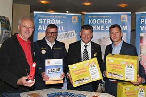 Rudolf Schober, Markus Hudobnik, Bgm. Christian Scheider, LR Daniel Fellner. Foto: StadtKommunikation/Hronek