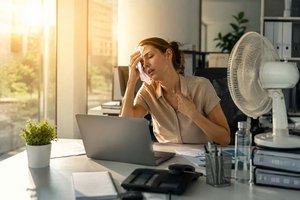 Wenn die Hitze die Produktivität schluckt: Raumtemperatur und Leistung im Büro