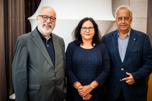 Juryvorsitzender Dr. Günter Schmidauer, das neue Jury-Mitglied Mag. Zdenka Hafner-Celan und Lyrikpreis-Erfinder Prof. Dr. Harald Raffer. Foto: STW/Stabentheiner