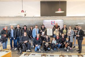 Die Klagenfurter Bartl erhielten am Donnerstagnachmittag die Dank- und Anerkennungs-Urkunde der Landeshauptstadt Klagenfurt von Bürgermeister Christian Scheider und Kulturreferent Stadtrat Mag. Franz Petritz. Foto: StadtKommunikation/Zangerle