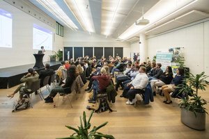 Der Zukunftsdialog 2026 findet wieder im Veranstaltungszentrum Lakeside Spitz statt (Archiv). Foto: StadtKommunikation/Hude