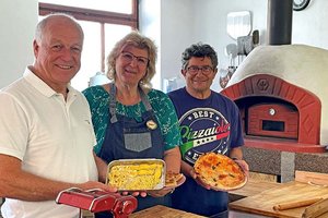 Ferlachs Bürgermeister Ingo Appé mit Debora und Franco Rinaldi. Foto: Stadtgemeinde Ferlach