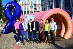 PD Elfriede Taxacher, MBA, MSc, Mag. Claudia Fuchs (CED Kompass), FÄ Dr. Eva Ornella, Prim. Dr. Hans Peter Gröchenig, OÄ Dr. Karin Steidl, Dr. Bernhard Fischer. Foto: Barmherzige Brüder/Thomas Hude