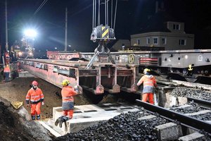 Einbau der Hilfsbrücke bei der Unterführung Waidmannsdorf. Foto: ÖBB/Foto Horst