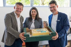 Sozialreferent Bürgermeister Christian Scheider, Pflegedienstleitung Gabriele Gangl und Caritasdirektor Mag. Ernst Sandriesser bei der 20-Jahr-Feier. Foto: StadtKommunikation/Kulmer