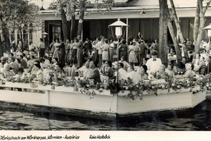Die Seeterrasse mit Freitanzfläche des „Werzer-Astoria“ im Jahr 1955. Foto: Pörtschach Archiv/Holböck