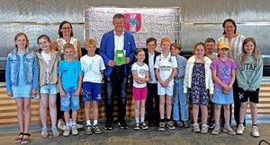 Das Juniorparlament der Volksschule 23 Wölfnitz war zu Besuch bei Bürgermeister Christian Scheider im Klagenfurter Rathaus. Foto: Büro Bürgermeister