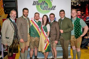 Wadl & Madl: Kärntens Trachtenpärchen 2025 gekürt. Foto: Knaus