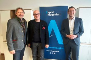 v.l.: Bernhard Hamela - Austrian Airlines, Alexander Schnecke - Austrian Airlines und Maximilian Wildt - Geschäftsführer Flughafen Klagenfurt. Foto: Klagenfurt Airport