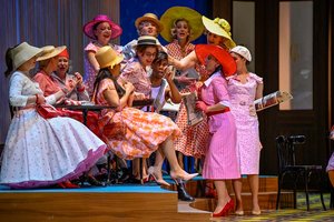 Dernieren-Special im Stadttheater: „Der Liebestrank“ mit Gewinnchance auf Bühnenplätze. Foto: Helge Bauer