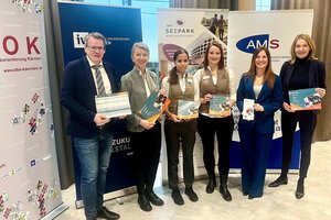 AMS-GF Peter Wedenig, LHStv.in Gaby Schaunig, Lehrling Alina Habich, Seepark-Managerin Raphaela Außerhofer, BBOK-Leiterin Rebecca Waldner, IV-GF Claudia Mischensky. Foto: Büro Schaunig