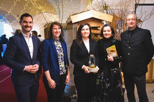 Umweltlandesrat Mag. Peter Reichmann, MBA, Elisabeth Wiegele, MSc., BSc. (FH Kärnten), Mag. Dr. Elke Haber, MBA, DI Dagmar Wallgram und FH-Prof. DI Dr. Martin Schneider (Studiengangsleitung Bauingenieurwesen). Foto: EKH