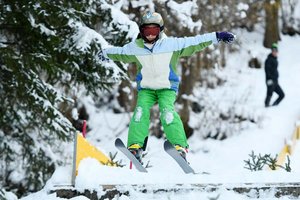 Auch Skispringen darf beim traditionellen Wintersportschnuppern nicht fehlen, es sind aber auch einige Indoor-Sportarten mit dabei. Foto: Klagenfurt Sport