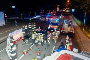 Schwerer Verkehrsunfall auf der Villacher Straße. Foto: Berufsfeuerwehr Klagenfurt