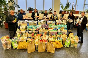 AMS-Mitarbeiter sammelten Waren für SozialMarkt Kärnten. Foto: KK