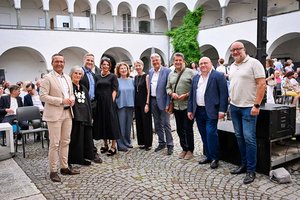 StR. Mag. Franz Petritz, Marlies Leifeld-Rapetti, GR Michael Gußnig, Ute Liepold, GR. Gabriele Holzer LHStv.in Gaby Schaunig, LH Peter Kaiser, Stefan Sandrieser, Alexander Gerdanovits, Erwin Smolle. Foto: LPD Kärnten/Helge Bauer