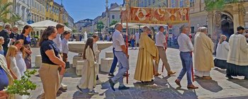 Fronleichnamsfeier der Klagenfurter Stadtpfarren mit Prozession durch die Stadt
