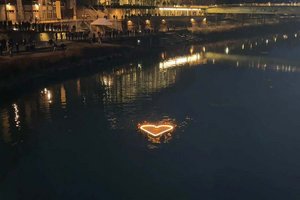 Schwimmendes Herz in der Drau. Foto: LPD Kärnten/Augstein Medien