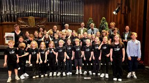 Landesrat Peter Reichmann gemeinsam mit Jurymitgliedern und Teilnehmenden am Bewerb. Foto: Büro LR Reichmann