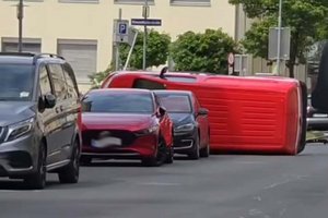 Pkw-Überschlag nach Kollision auf der Radetzkystraße. Foto: Klagenfurt Elite