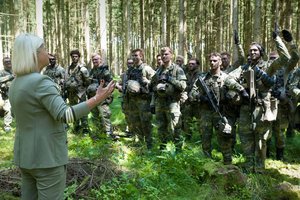 Verteidigungsministerin Tanner besucht Übung der 7. Jägerbrigade. Foto: Gunter Pusch/HBF