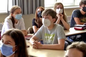 Nach den Semesterferien: LH Kaiser fordert Aufhebung der Maskenpficht an allen Schulen. Foto: Screenshot/YouTube