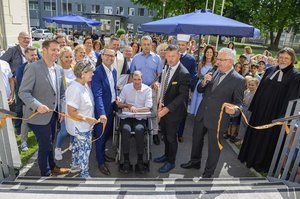 Die VS1 feierte am Freitag mit Vertretern der Stadtpolitik und zahlreichen Gästen die offizielle Eröffnungsfeier nach der Renovierung. Foto: StadtKommunikation/Hude
