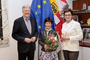 Verabschiedung Patientenanwältin Angelika Schiwek mit LH Peter Kaiser und Landesrätin Beate Prettner. Foto: LPD Kärnten/Wajand