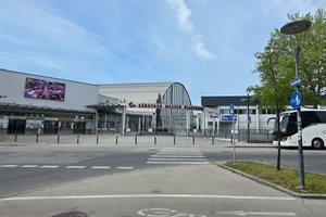 Bessere Beleuchtung beim Zebrastreifen am Messe-Eingang gefordert. Foto: Mein Klagenfurt