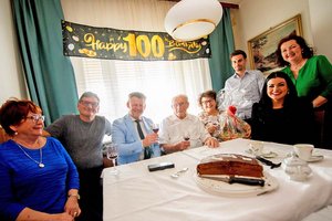 Alexander Szalay feierte seinen 100er. Foto: StadtKommunikation/Bauer