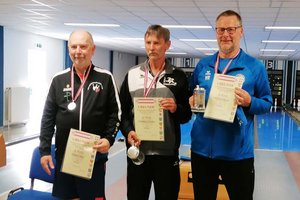 Von links: Peter Treiber (Bgld, SPG Schlaining/Großwarasdorf, Ö-Meister Christian Schimanz (KSK Raiffeisen Ötztal) und Werner Rössler (KSK Klagenfurt Magdalensberg). Foto: KSK Klagenfurt-Magdalensberg