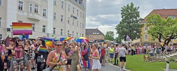 Über 1.100 Teilnehmer: Bunte Regenbogenparade zog durch Klagenfurt