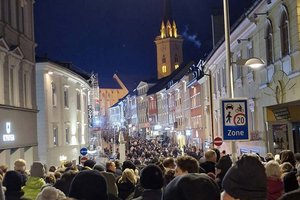 Der schier endlose Trauerzug nach dem Messerattentat in Villach letztes Jahr. Foto: Mein Klagenfurt