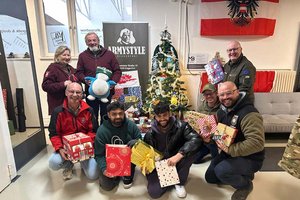 Schützenhilfe fürs Christkind bringt über 200 Geschenke zu Bedürftigen. Foto: Soldaten mit Herz