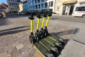 E-Scooter von MAX Mobility am Klagenfurter Domplatz. Foto: Mein Klagenfurt 