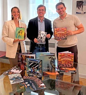 Projekt „1 Buch, 1 Chance“: Ronald Rabitsch unterstützt Bildungsinitiative. Foto: zVg