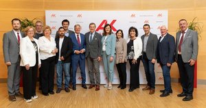 Vorstand der Arbeiterkammer Kärnten mit Direktorinnen & Landeshauptmann Peter Kaiser. Foto: AK Kärnten/Gernot Gleiss