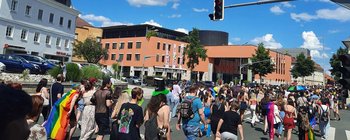 „Pride Month“: Am Samstag zog die Regenbogenparade durch die Innenstadt