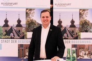 Vizebürgermeister Patrick Jonke bei der Pressekonferenz im Rathaus. Foto: StadtKommunikation