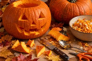 Gemeinsames Kürbisschnitzen und Herbstbasteln im Glanpark. Foto: Symbolbild