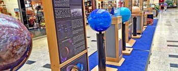 Ausstellung in den City Arkaden: Sterne, Mond, Meteoriten